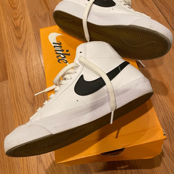 SOLD - Picture 3 of 5